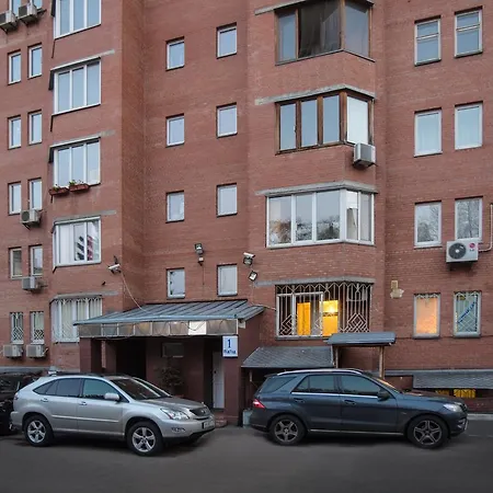 On Klinichna St. * Kiew